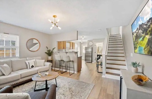 Phoenix Hill House | Modern Louisville Home Near NuLu + Bourbon Trail