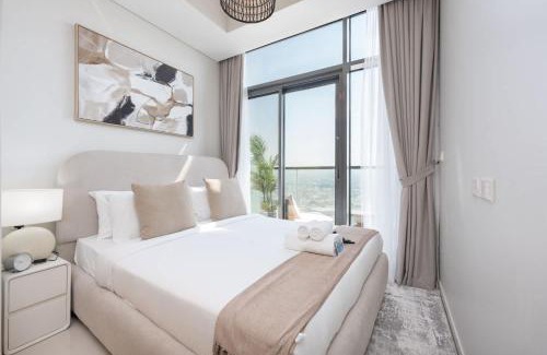 Sheikh Zayed Road Apartment | Modern Luxe 2BR in Business Bay