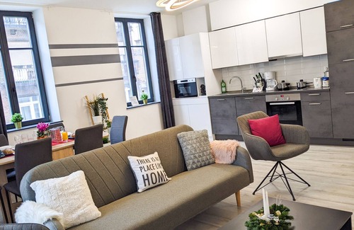 Terezvaros Condo | MODERN LUXE CONDO IN HEART OF DOWNTOWN BUDAPEST *ROOFTOP SWIMMING POOL*