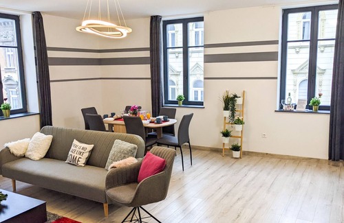 Terezvaros Condo | MODERN LUXE CONDO IN HEART OF DOWNTOWN BUDAPEST *ROOFTOP SWIMMING POOL*