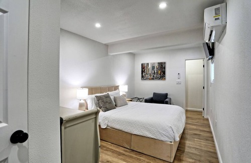 West University House | Modern Luxe Guest House | Stunning Views + Parking