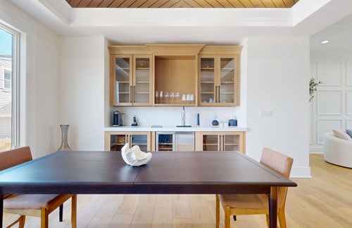 Margate City House | Modern Luxury Designer Getaway- 5 bedrooms