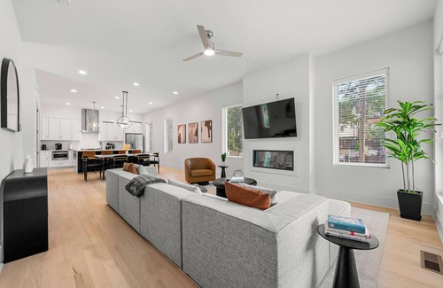 Home Park House | Modern Luxury in West Midtown 4BR with Rooftop