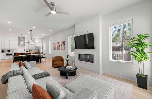 Home Park House | Modern Luxury in West Midtown 4BR with Rooftop