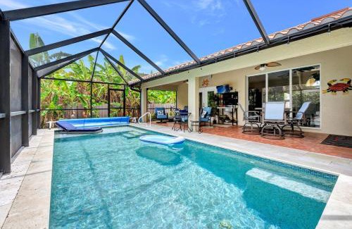 Central Naples House | Modern Luxury Retreat in Naples