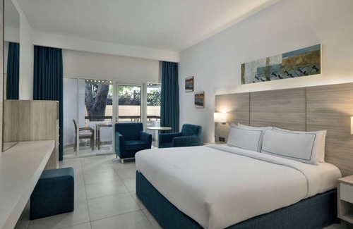 Dubai Marina Hotel | Modern Luxury Stay in Dubai
