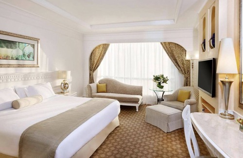 Dubai Marina Hotel | Modern Luxury Stay in Dubai