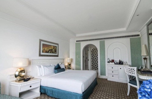 Dubai Marina Hotel | Modern Luxury Stay in Dubai