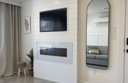 Lloydminster Condo | Modern Luxury Suite in Downtown Lloydminster. 2 min from Golf Course!