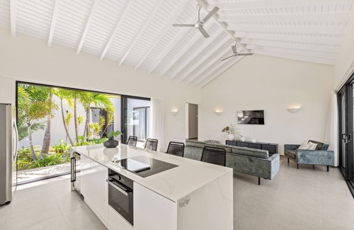 Willemstad Villa | Modern Luxury Villa Casa Jan Sofat 57