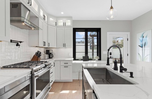 Old Town West House | Modern Luxury w/Parking - Old Town Alexandria!