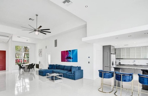 Pompano Isles House | Modern Luxury Waterfront Heated Pool Home