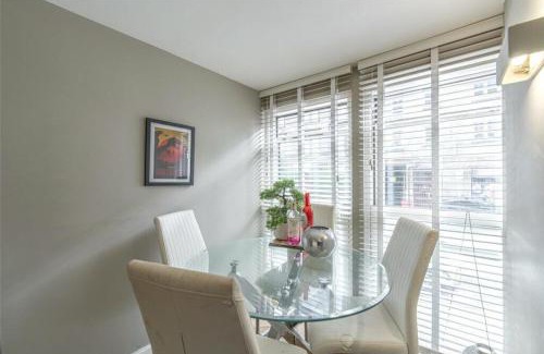 Merchiston Apartment | Modern Main Door Flat Edinburgh City Center