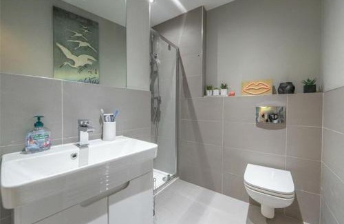 Merchiston Apartment | Modern Main Door Flat Edinburgh City Center