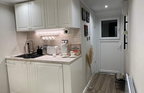 Cheetham Hill Apartment | Modern Manchester. Signature Studio B