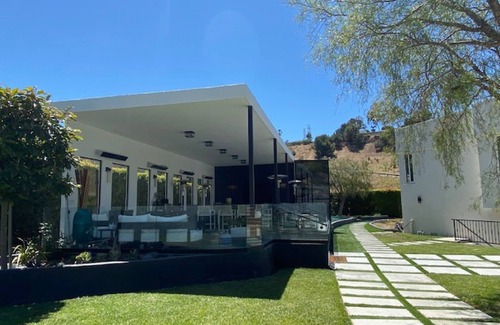Baldwin Hills House | Modern Mansion with City Views, Heated Pool, Hot tub, & Luxury Cabana