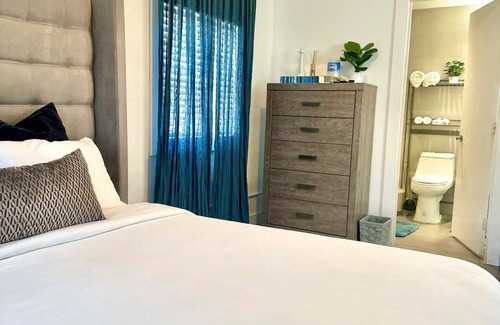 North Miami Cottage | Modern Miami Cottage - 12 mins from the Beach