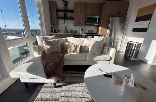 Westside Condo | Modern Midtown Getaway Near Stadium & Dining