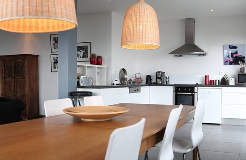 Monticello House | Modern Monticello Villa