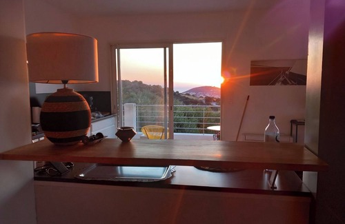 Monticello House | Modern Monticello Villa