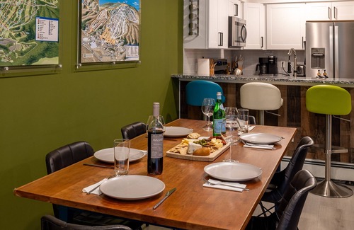 West Dover House | Modern Mount Snow Gnarvana - Balcony, Loft, Pet-Friendly, Walk to Hiking