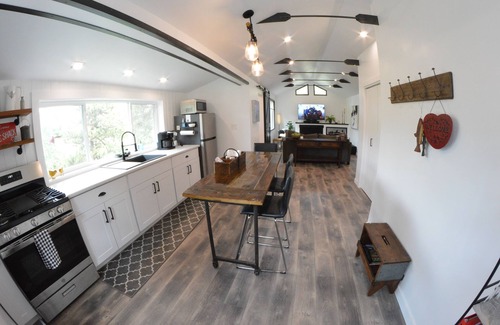Black Hawk Cabin | Modern Mountain Cabin - Romantic Getaway - Dog Friendly