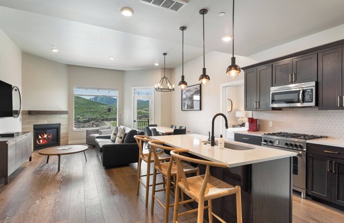 Park City Condo | Modern Mountain Luxury | Top-Floor Condo at Black Rock Resort