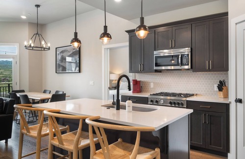 Park City Condo | Modern Mountain Luxury | Top-Floor Condo at Black Rock Resort