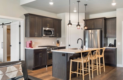 Park City Condo | Modern Mountain Luxury | Top-Floor Condo at Black Rock Resort