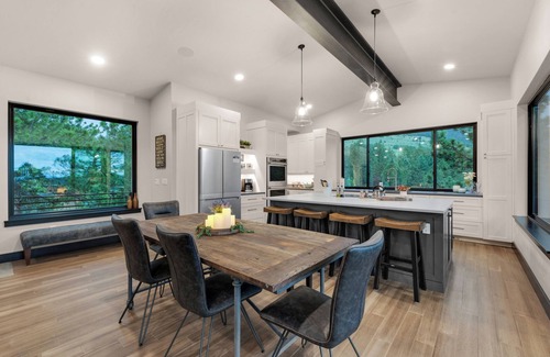 Cripple Creek House | Modern Mountain Retreat with Sauna and Spectacular views.
