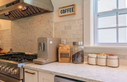 Manchester Center Apartment | Modern Mountain Retreat w/Chef’s Kitchen