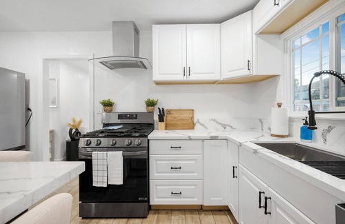 Lompoc House | Modern Mountain View home