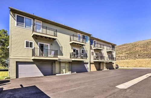 Eagle-Vail House | Modern Mountain-View Townhome about 4 Mi to Slopes