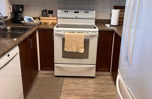 Huntsville Condo | Modern Muskoka Executive 2 Bedroom Condo/Loft. Minutes to the Provincial Parks!