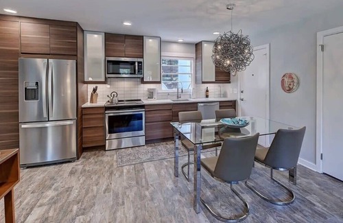 Cherry Condo | Modern Myers Park 1BR King Condo | Queens Rd