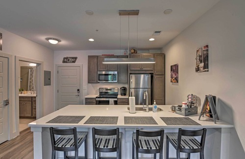 Inglewood Condo | Modern Nashville Condo: 7 Mi to Downtown!