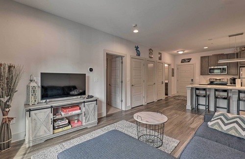 Inglewood Condo | Modern Nashville Condo: 7 Mi to Downtown!