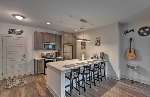 Inglewood Condo | Modern Nashville Condo: 7 Mi to Downtown!