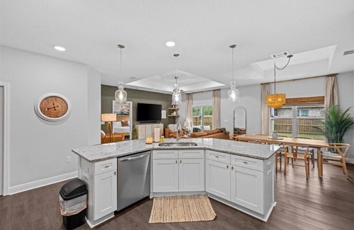 Gulf Breeze House | Modern, NEW, Gulf Breeze home - Close to Boat Ramp and beaches!