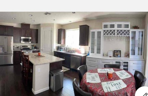 Fairfield House | MODERN NEWER HOME CLOSE TO NAPA WINE COUNTRY, SACRAMENTO & SAN FRANCISCO