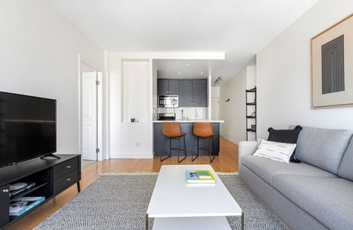 Lower Nob Hill Apartment | Modern Nob Hill 1BR w/Sauna, Gym, Stunning City View, by Blueground