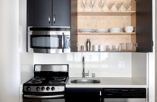 Lower Nob Hill Apartment | Modern Nob Hill 1BR w/Sauna, Gym, Stunning City View, by Blueground