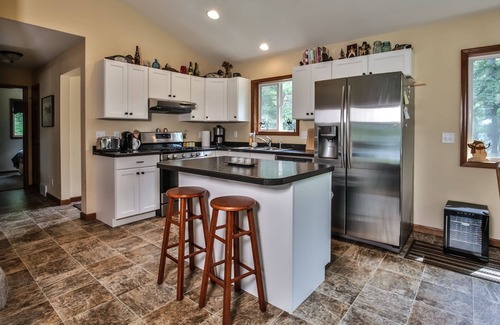 Rhinelander Cottage | Modern Northwoods Lakefront | New Cedar Barrel Sauna!