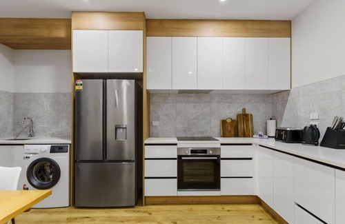 Orewa House | Modern Orewa Delight w Parking just Steps to Beach