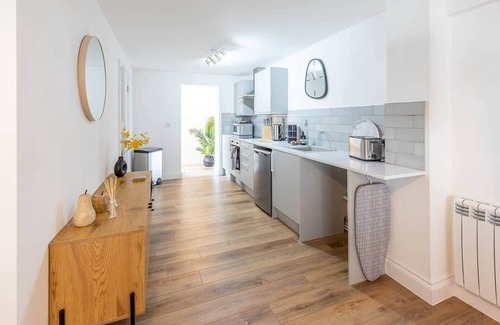 Ely Apartment | Modern One Bed Flat Near Ely Cathedral - Sleeps 4