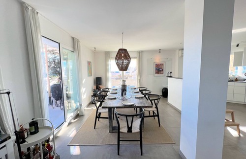 Riou - Petit Juas - Av de Grasse Apartment | Modern penthouse with 360° sea view in Cannes