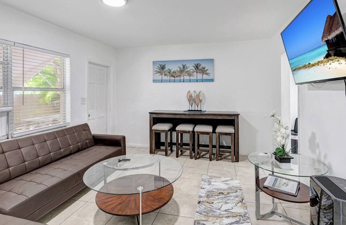 Delray Beach Cottage | MODERN PET FRIENDLY COTTAGE, WALK TO ATLANTIC