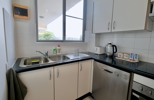 Coogee Apartment | Modern Poolside Coogee Beach Sanctuary