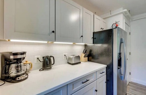 Stowe Area Condo | Modern pristine space in perfect Stowe location