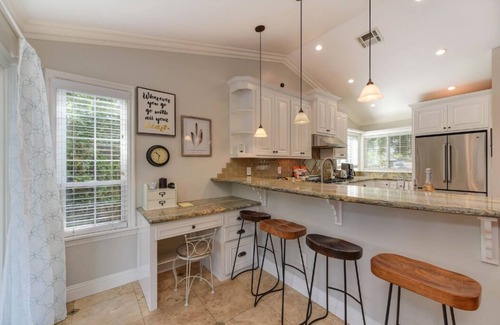 Antelope House | Modern private 3 bed/2 bath home close to freeway/shopping/dining